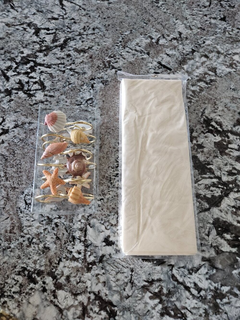 BRAND NEW SET OF RESIN SEASHELL SHOWER HOOKS & PALE PEACH PLASTIC SHOWER CURTAIN